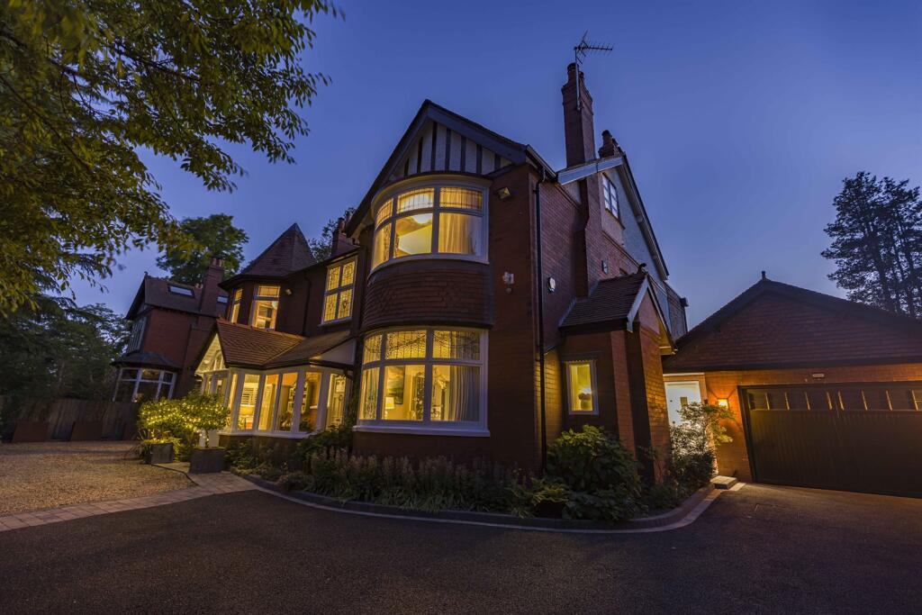 5 bedroom detached house for sale in Alan Drive, Hale, WA15